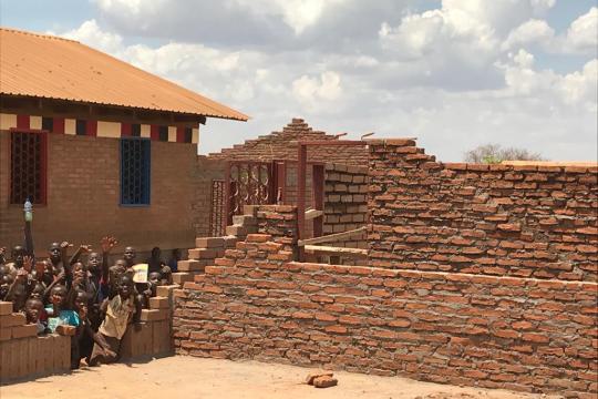 Voortgang bouw zes lokalen Chipalaschool in Malawi