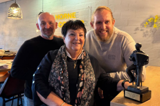 De Sjeng gewonnen door meneer Jansen alias DJ Admin!