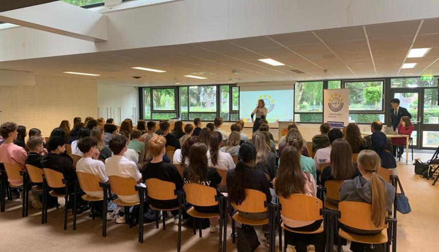 Havo 3-leerlingen in debat over actuele politieke vraagstukken