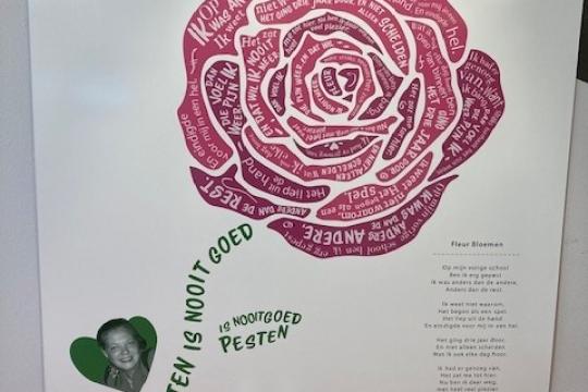 Onthulling bord Fleur Bloemen Stichting