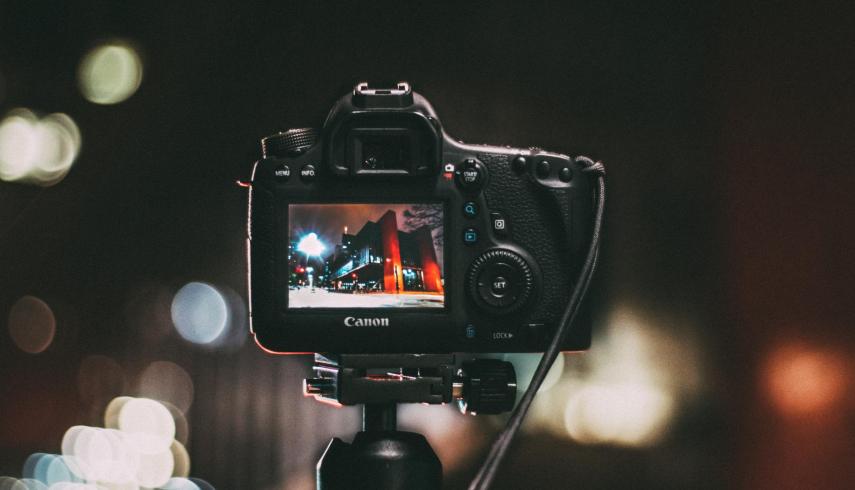 Onze economiedocent meneer Jansen op tv bij Carrie op Vrijdag